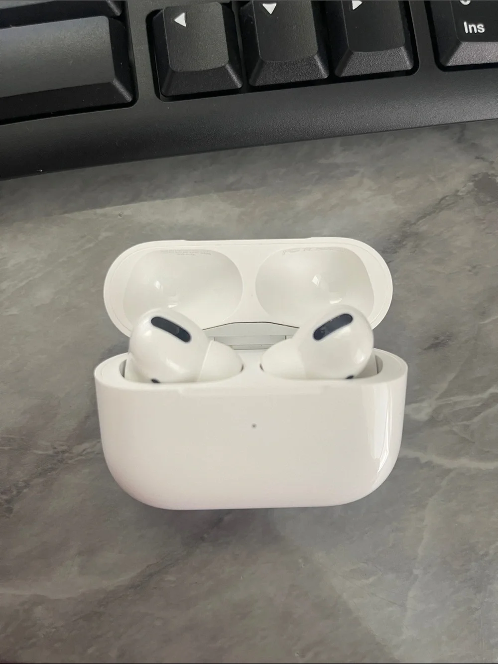 Apple White AirPods Pro 3